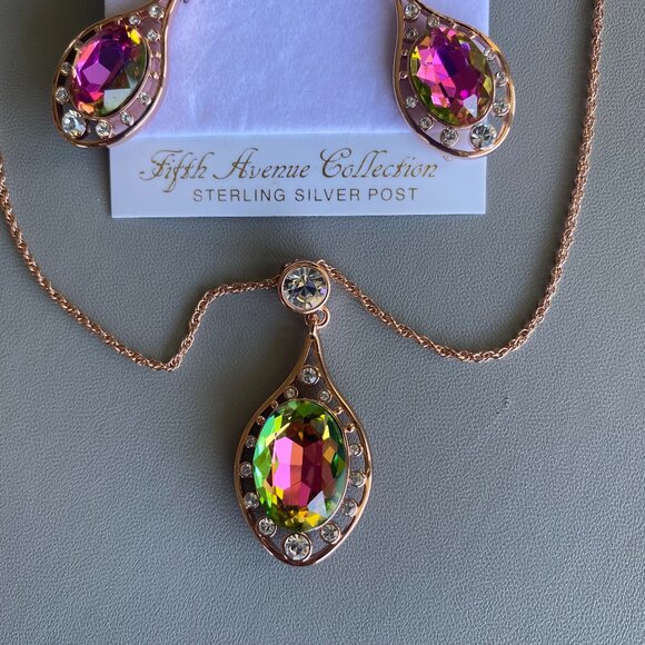 FAC Swarovski Teardrop Crystal Necklace & Earrings Set - Picture 5 of 10